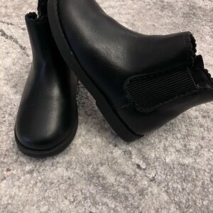 Old Navy Kids Black Chelsea Boots